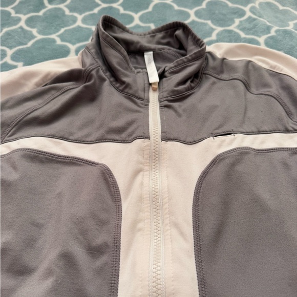 Fabletics Women’s medium white and gray jacket - Picture 10 of 13